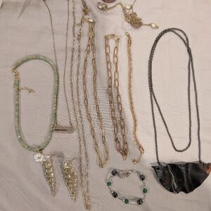 Elegant Gold and Green Necklace Set